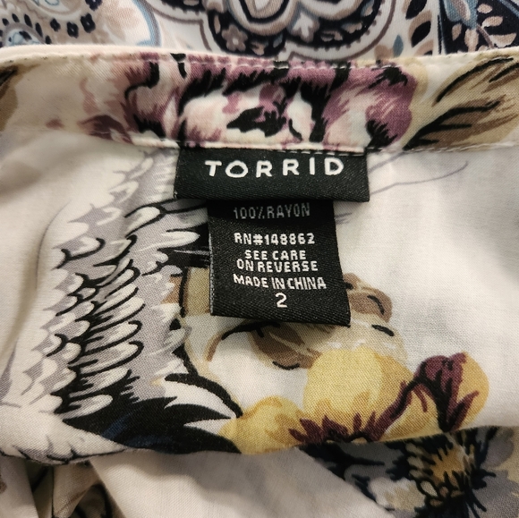 White Floral Hi-Lo Long Sleeve Tunic Blouse - Picture 4 of 8